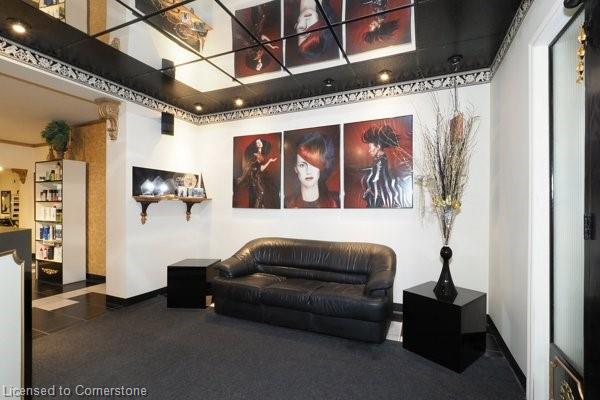 64 Francis Street N Property Photo 5