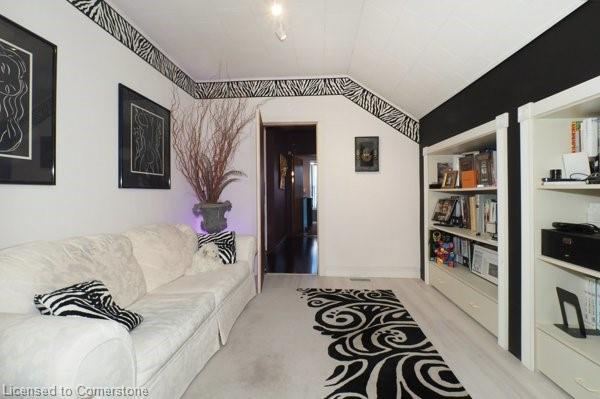 64 Francis Street N Property Photo 17
