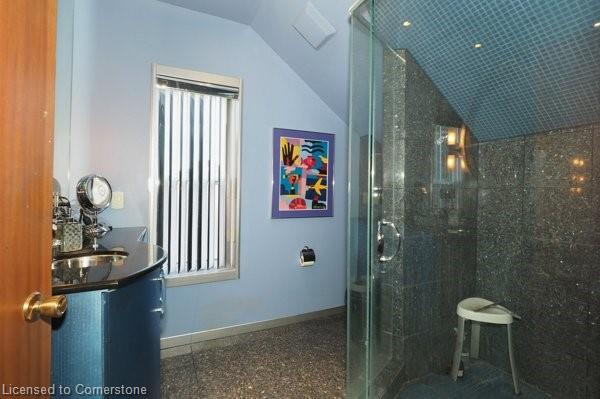 64 Francis Street N Property Photo 19