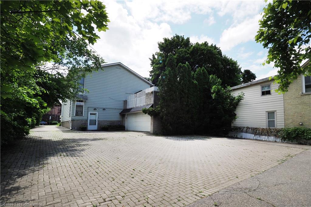 64 Francis Street N Property Photo 23