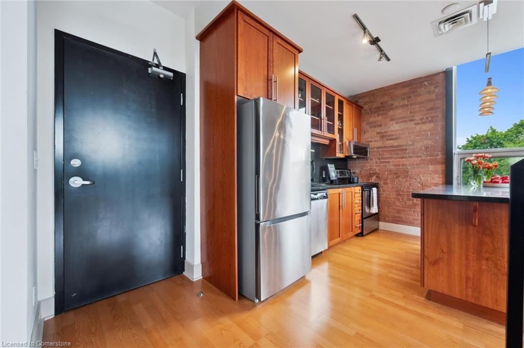 326-26 Ontario Street Property Photo 8