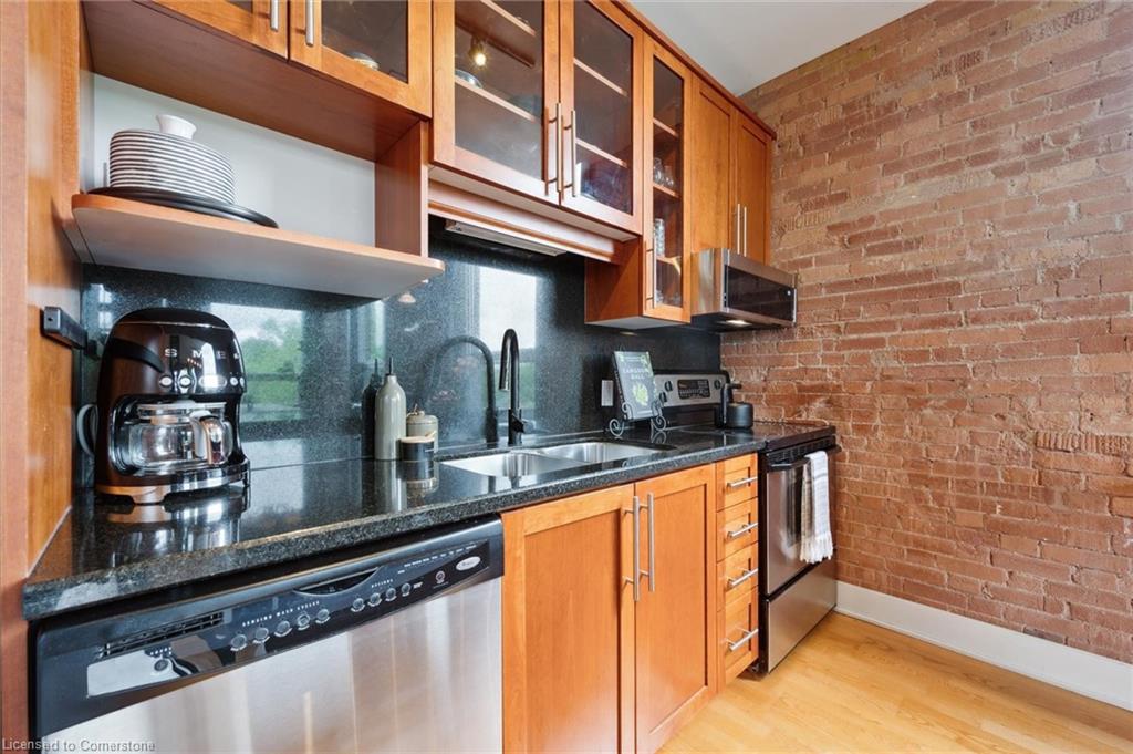 326-26 Ontario Street Property Photo 21