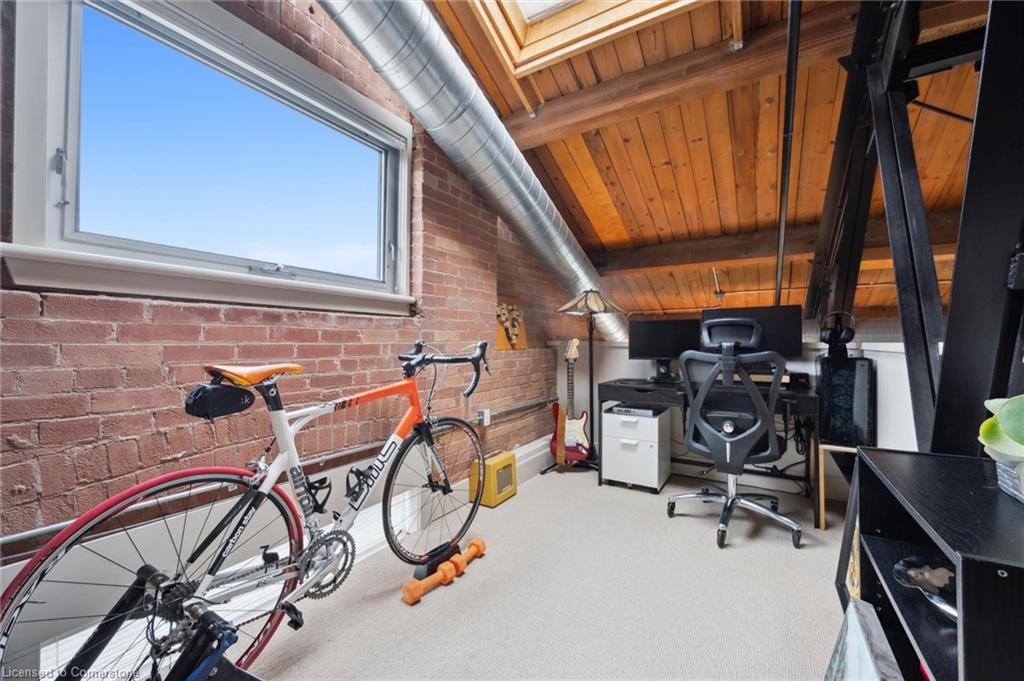 326-26 Ontario Street Property Photo 28