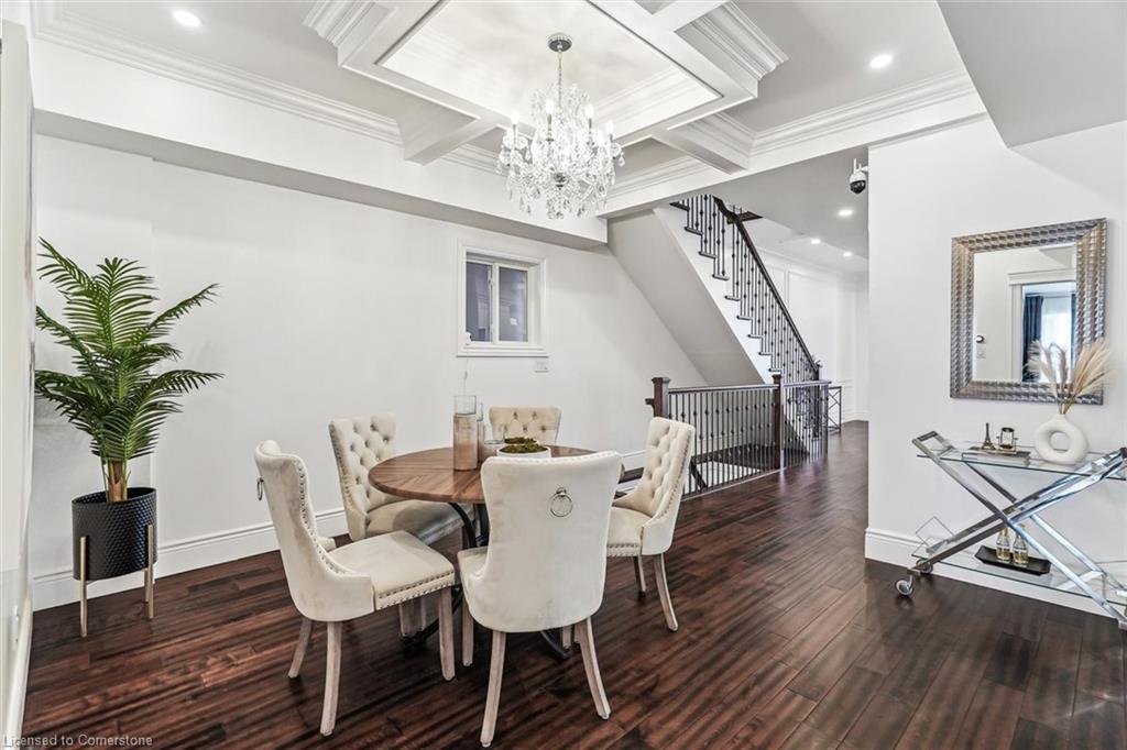290 Bathurst Street Property Photo 14