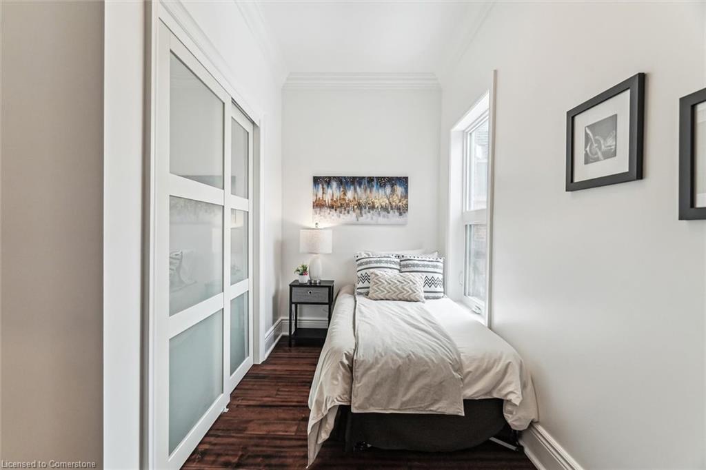 290 Bathurst Street Property Photo 23
