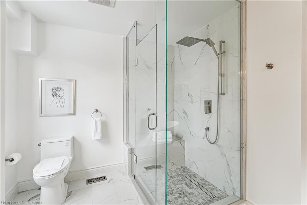 290 Bathurst Street Property Photo 26