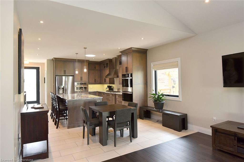 19 Dyment Court Property Photo 8