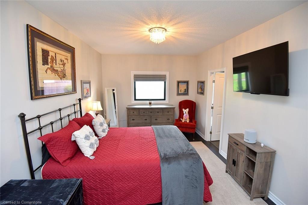 19 Dyment Court Property Photo 11