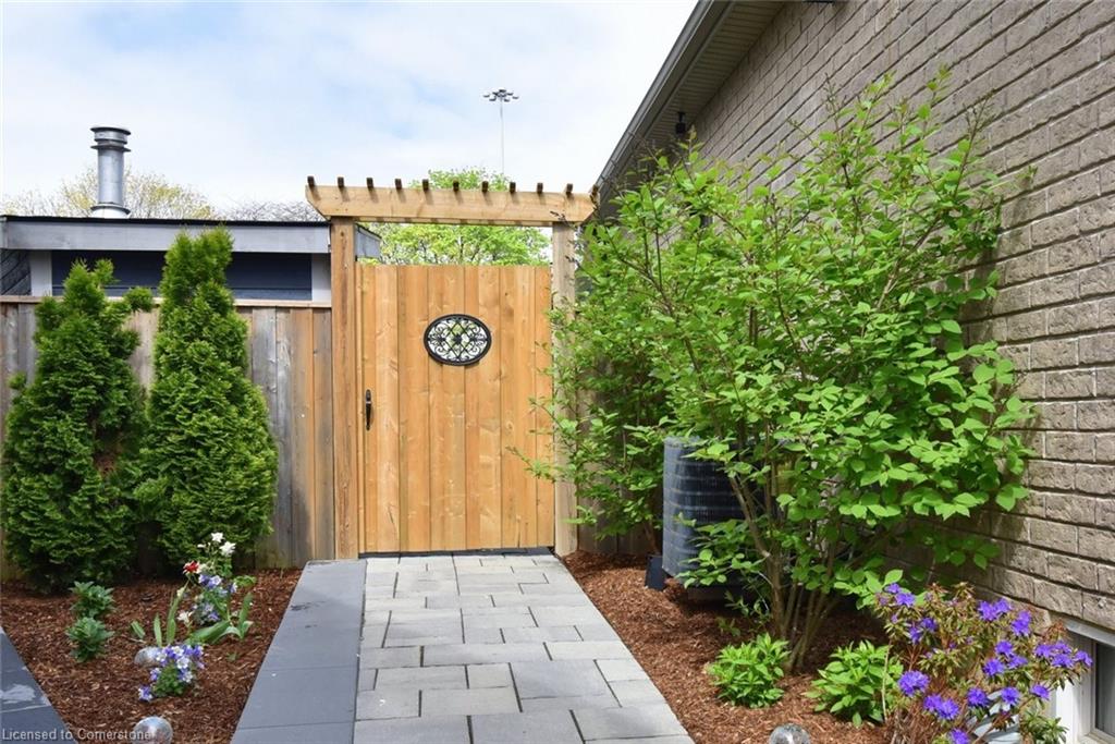 19 Dyment Court Property Photo 30