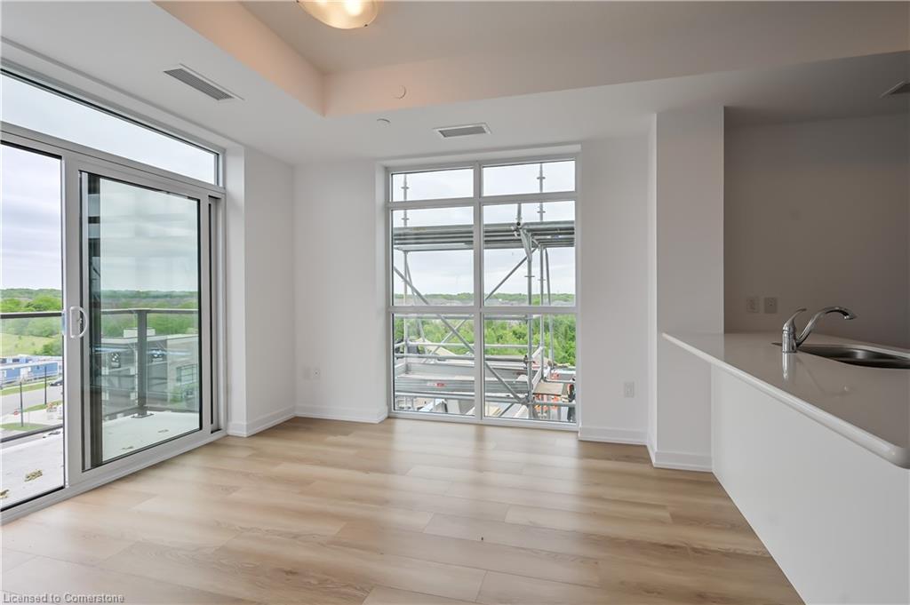 611-470 Dundas Street E Property Photo 11