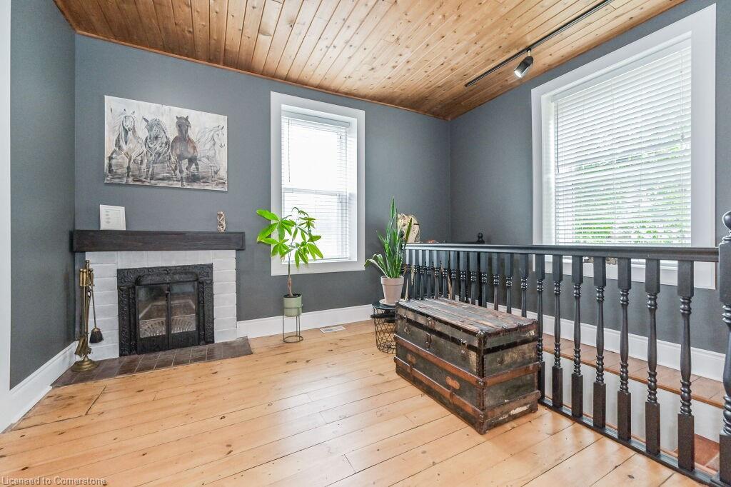 180 Union Street W Property Photo 18
