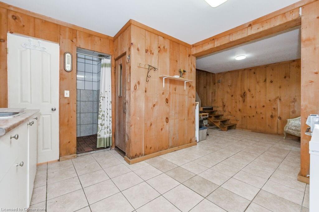 180 Union Street W Property Photo 43