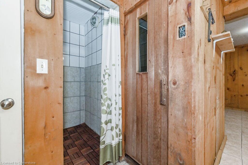 180 Union Street W Property Photo 45