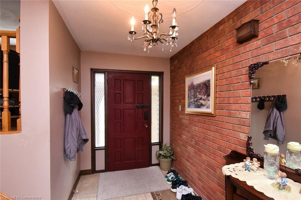 18 Villa Court Property Photo 3