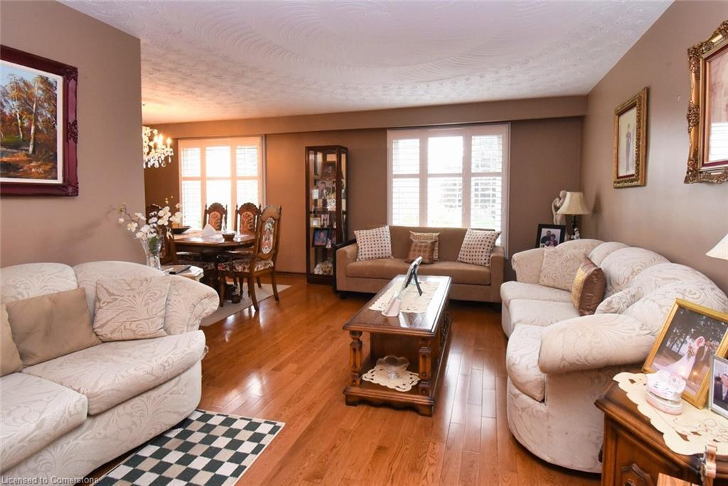 18 Villa Court Property Photo 4
