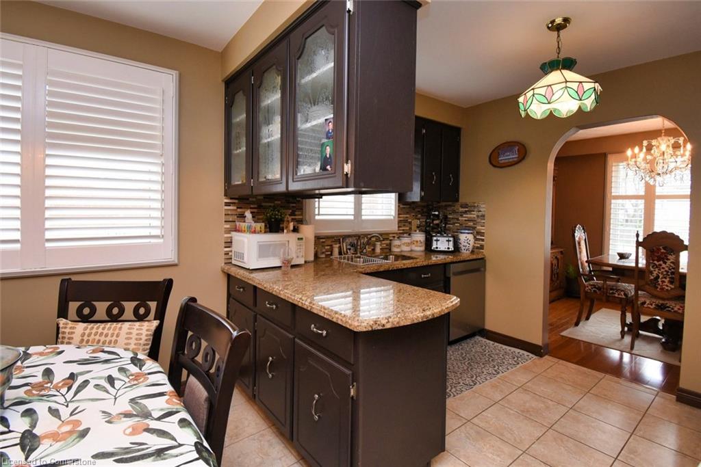 18 Villa Court Property Photo 9