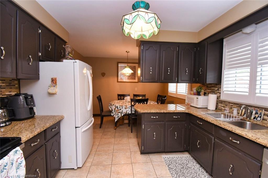 18 Villa Court Property Photo 11