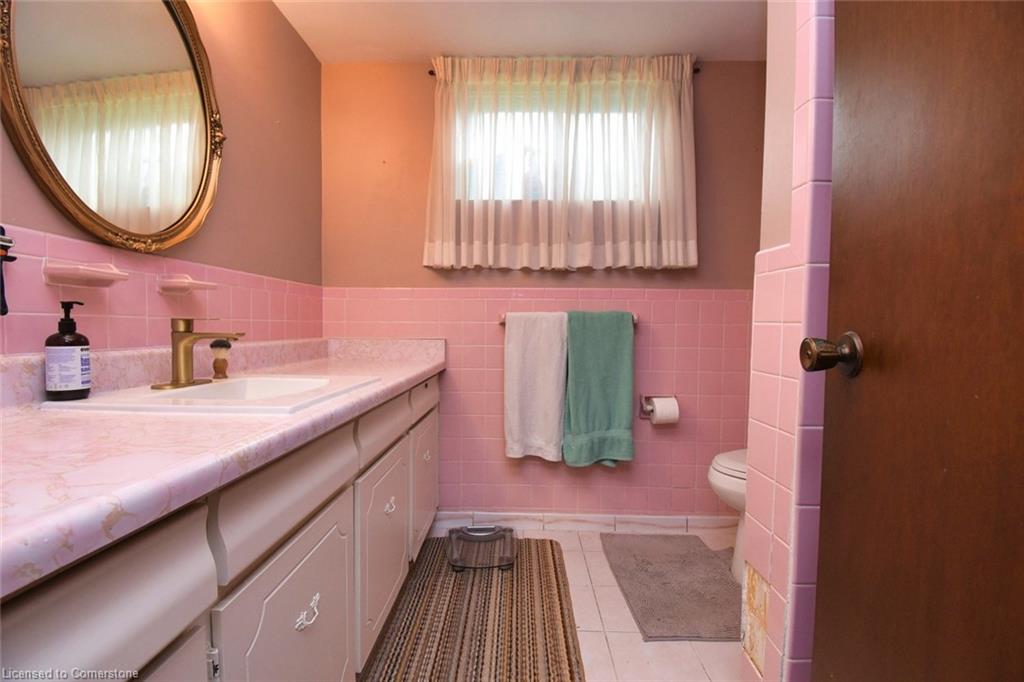18 Villa Court Property Photo 24