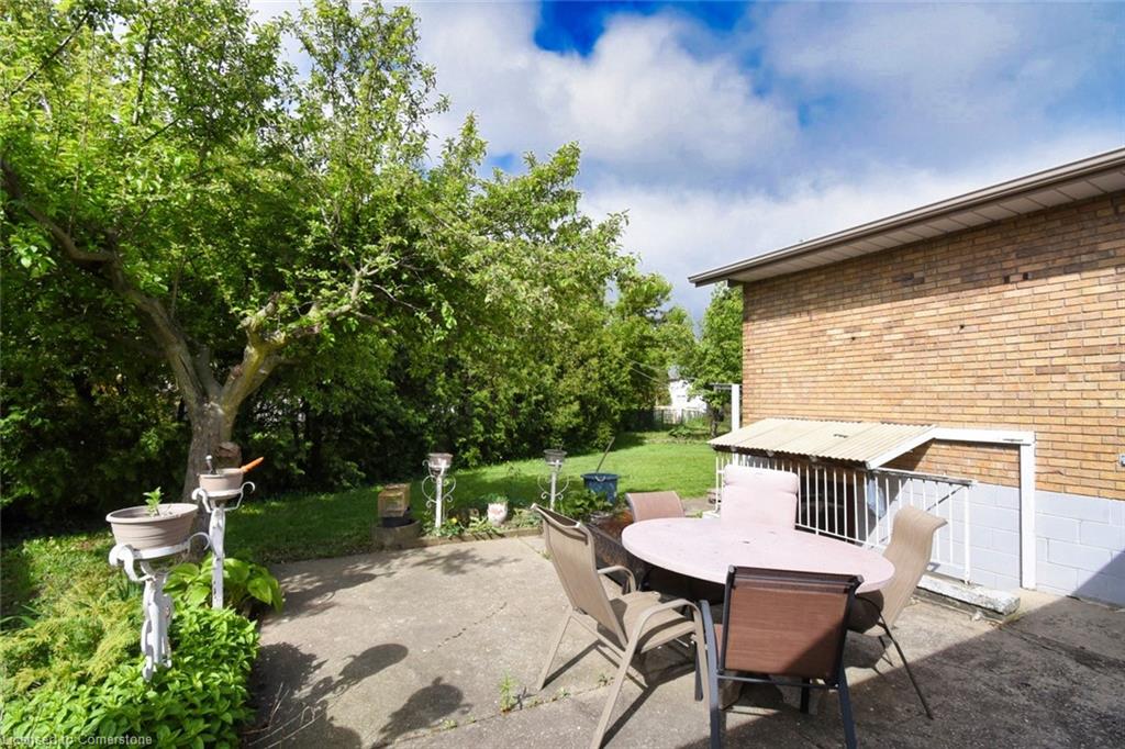 18 Villa Court Property Photo 30