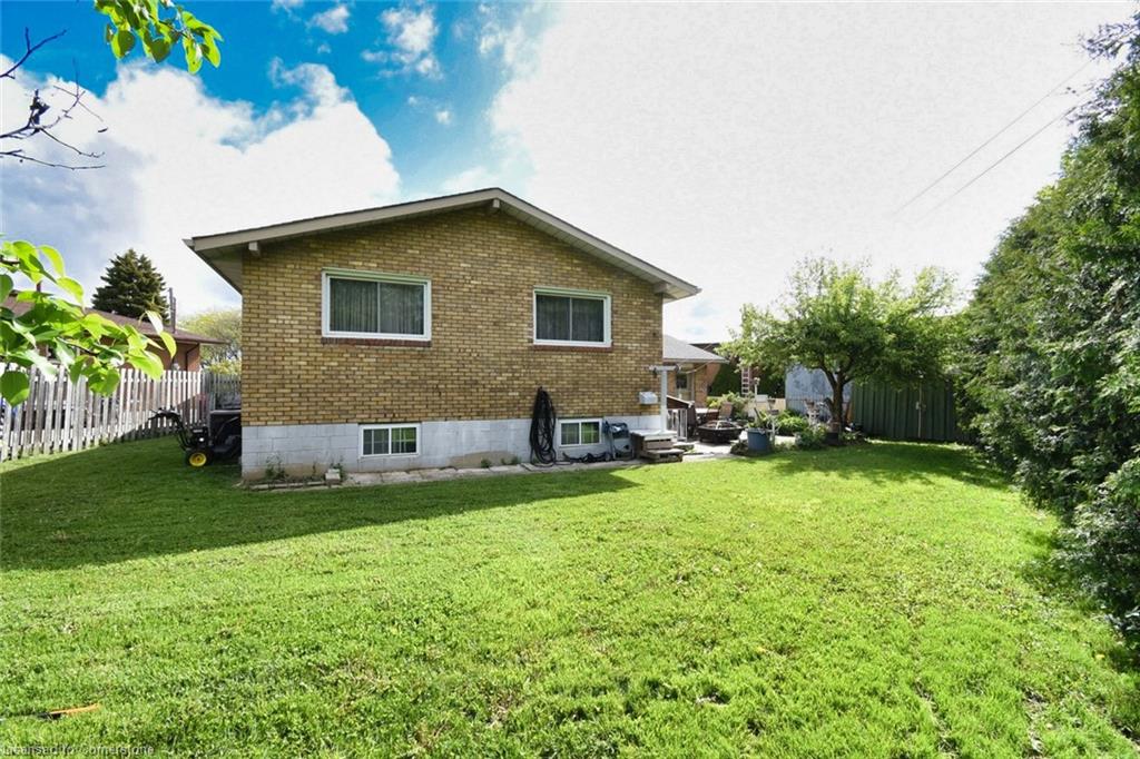 18 Villa Court Property Photo 33