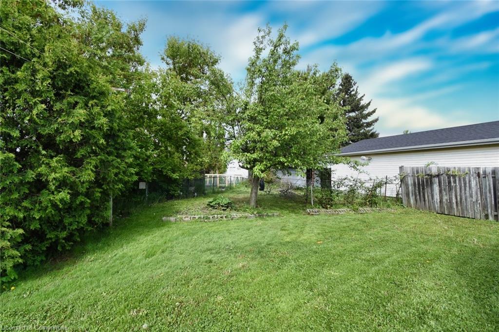 18 Villa Court Property Photo 34