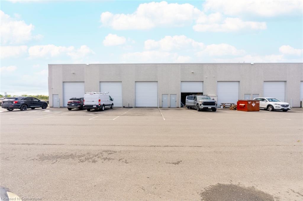 31-54 Steeles Avenue E Property Photo 7