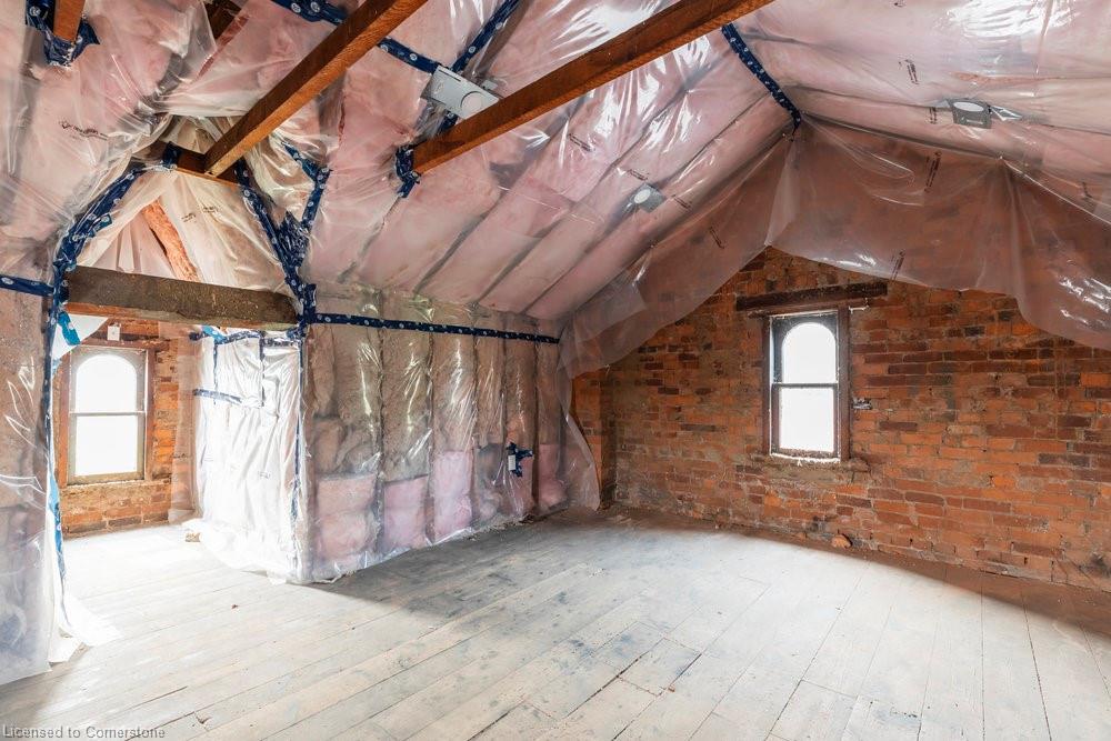 115 Locke Street N Property Photo 34