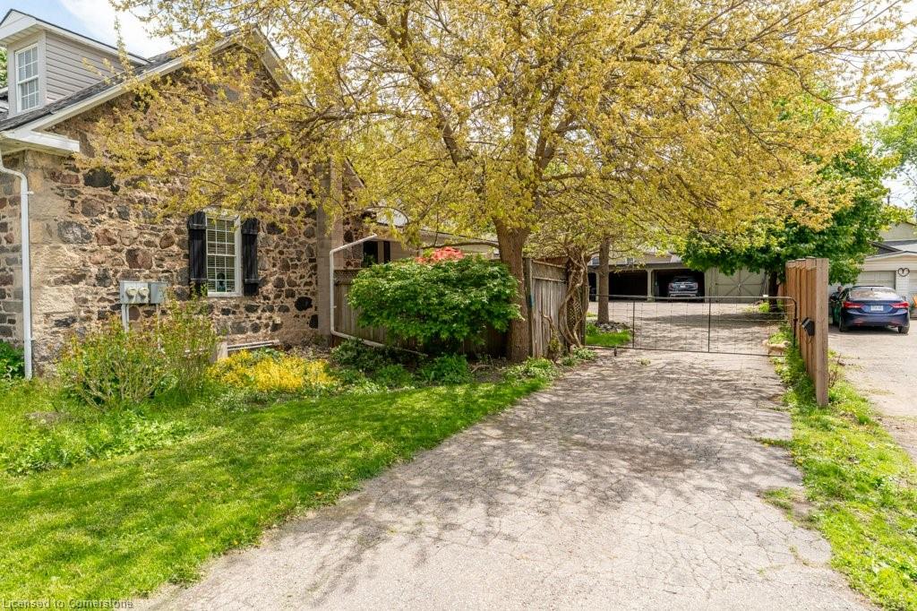 31 Bruce Street Property Photo 3