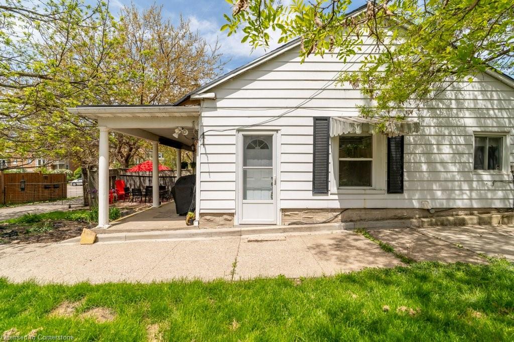 31 Bruce Street Property Photo 33
