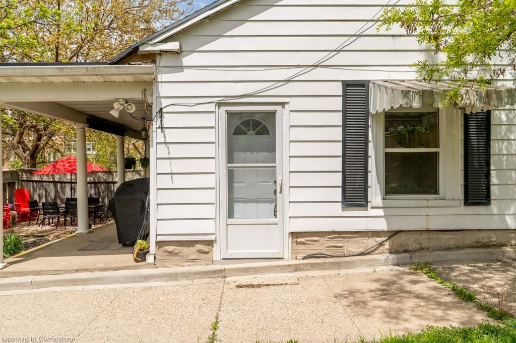 31 Bruce Street Property Photo 34
