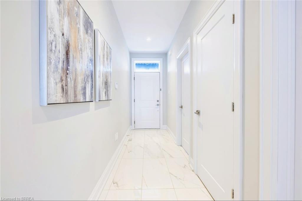 18 Cranberry Crescent Property Photo 2