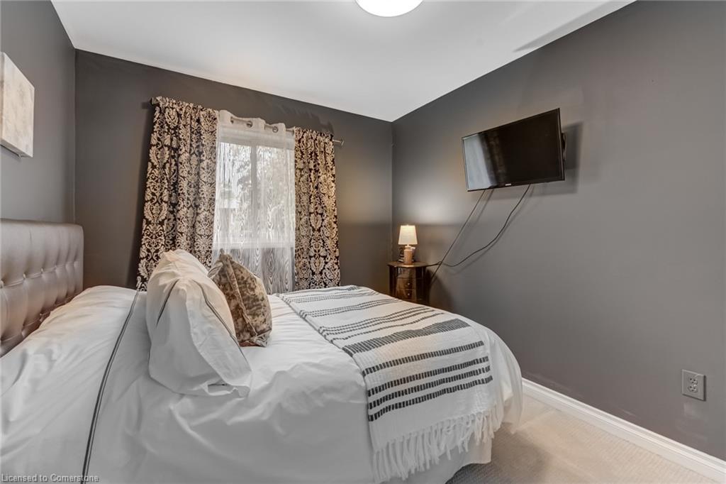 2825 Gananoque Drive Property Photo 24