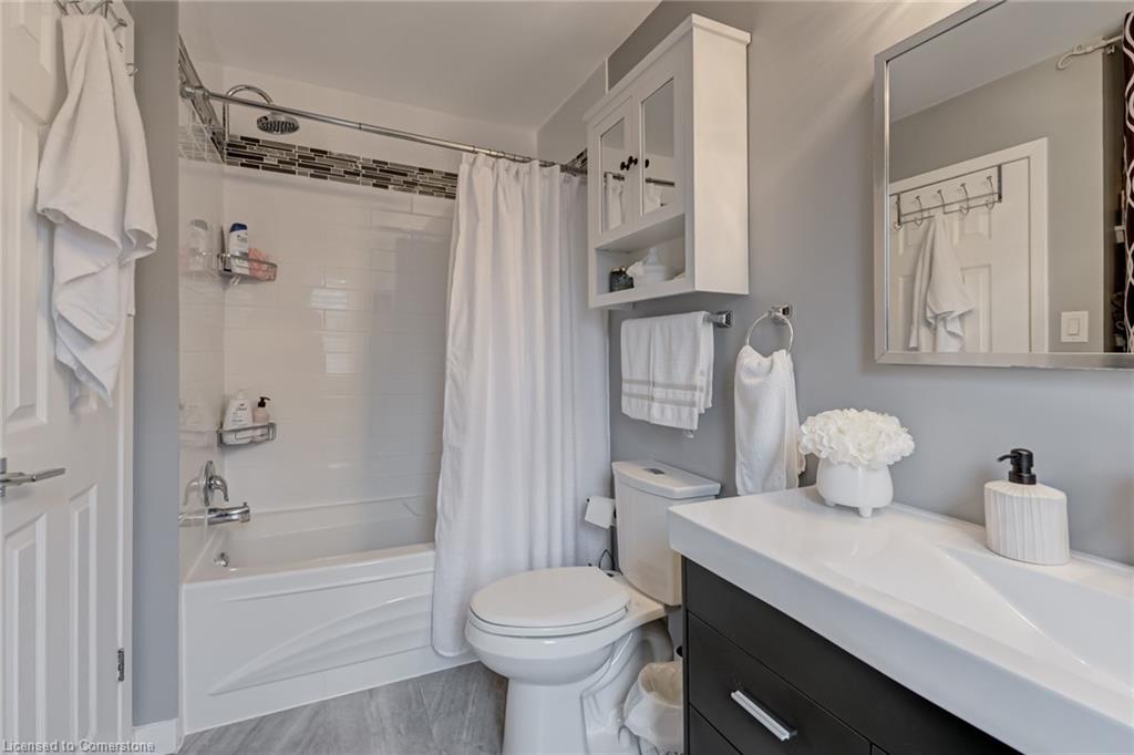 2825 Gananoque Drive Property Photo 27