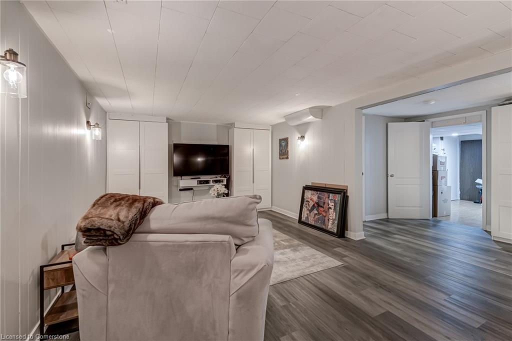 2825 Gananoque Drive Property Photo 30