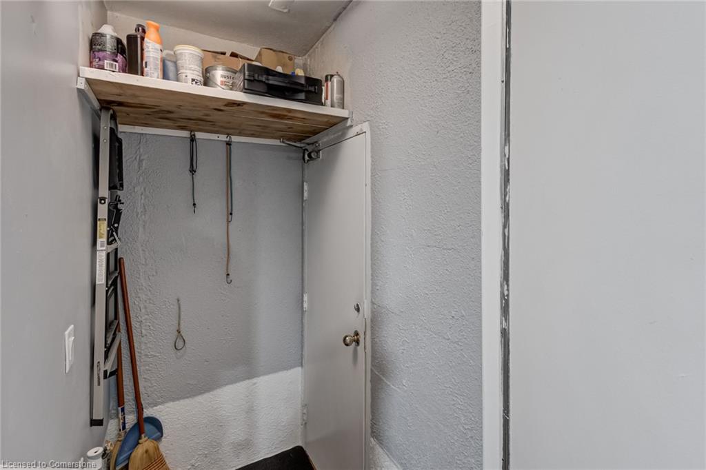 2825 Gananoque Drive Property Photo 35