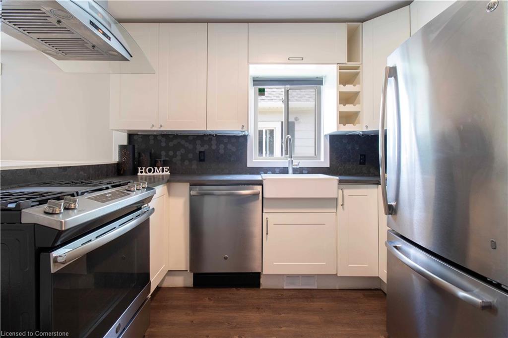 10 Manning Street Property Photo 11