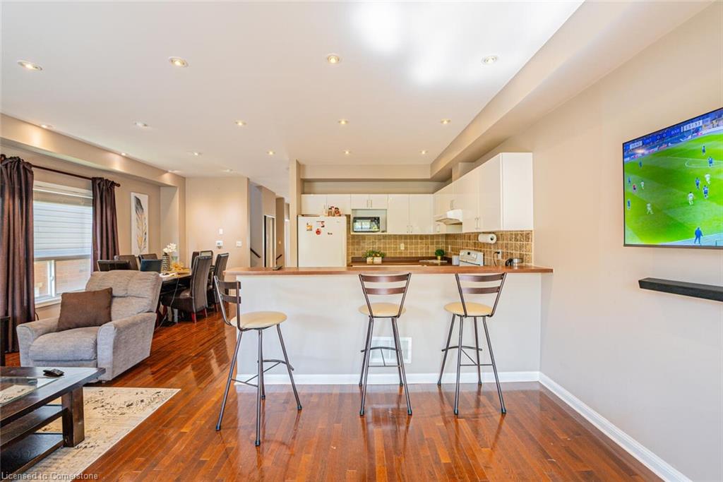 18-2270 Britannia Road W Property Photo 13