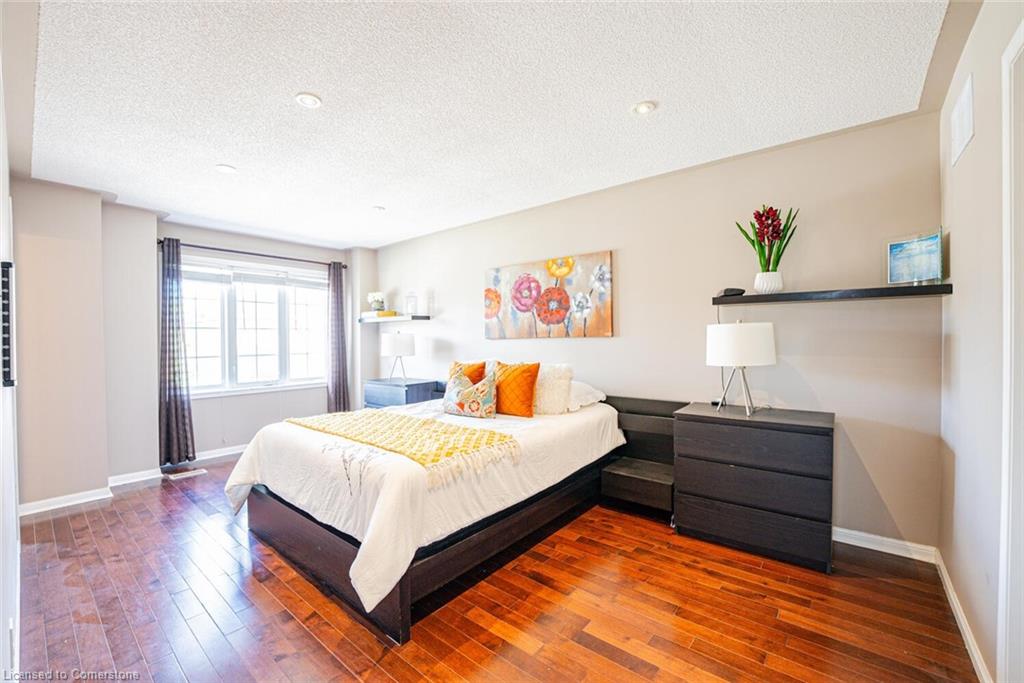 18-2270 Britannia Road W Property Photo 17