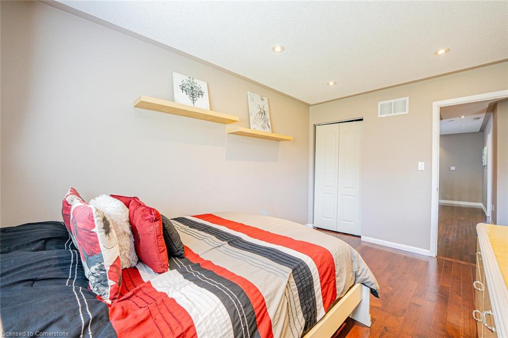 18-2270 Britannia Road W Property Photo 22