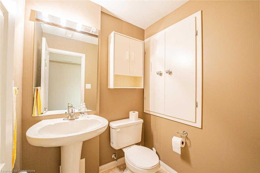 18-2270 Britannia Road W Property Photo 32