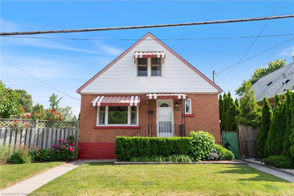 623 Queensdale Avenue E Property Photo 1