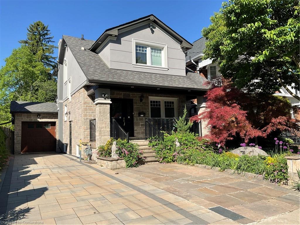 71 Paisley Avenue N Property Photo 1