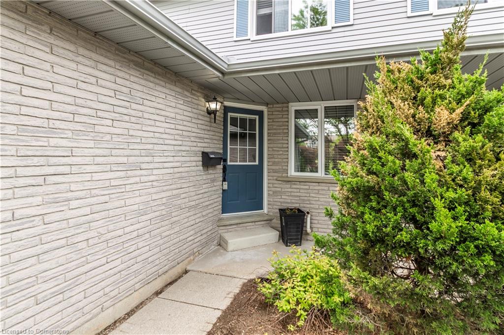 4-425 Kingscourt Drive Property Photo 3