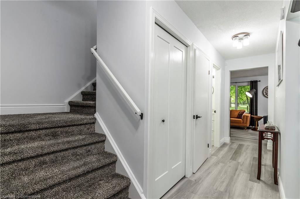 4-425 Kingscourt Drive Property Photo 4