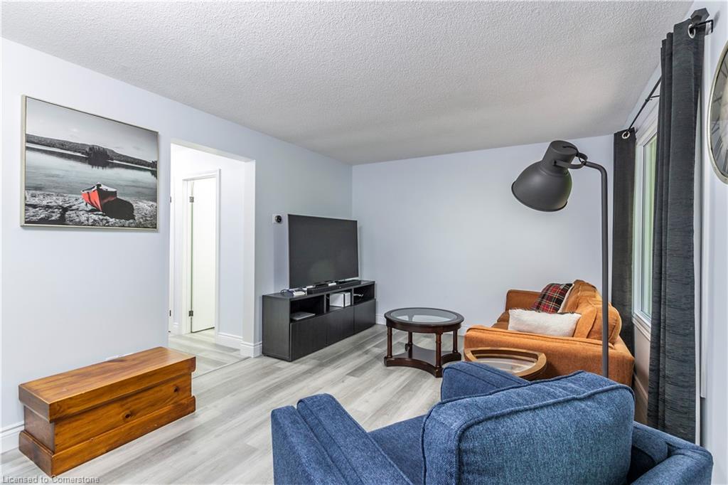 4-425 Kingscourt Drive Property Photo 11