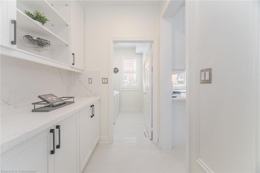 2185 Highcliffe Way Property Photo 8