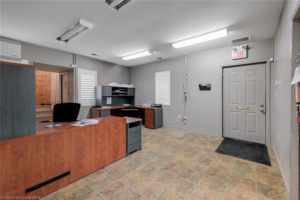 2073 Piper Lane Property Photo 10