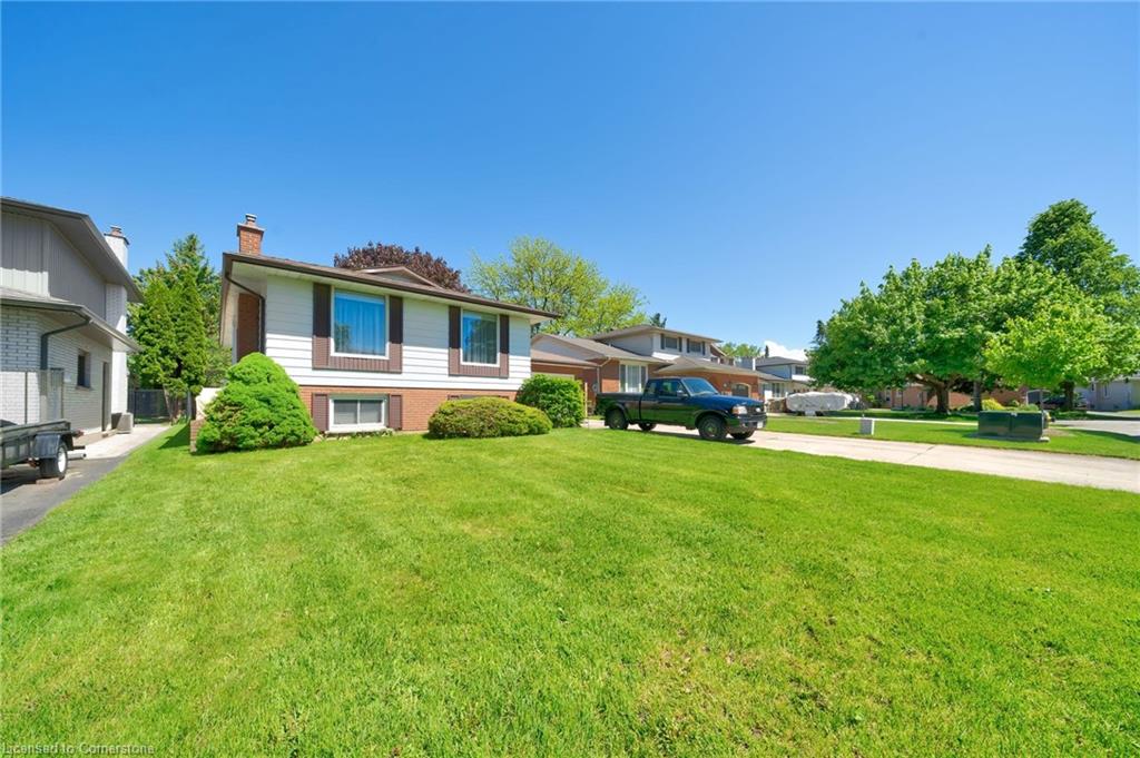 13 Meadowbrook Crescent Property Photo 1