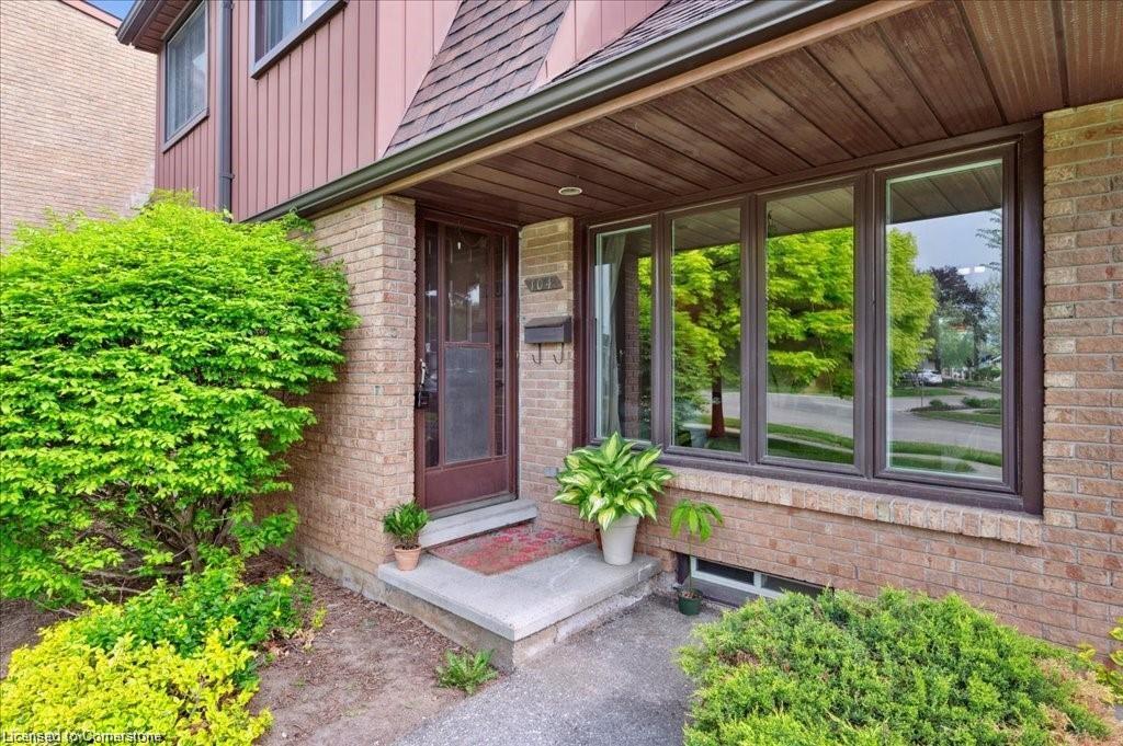 104 Kingswood Drive Property Photo 4