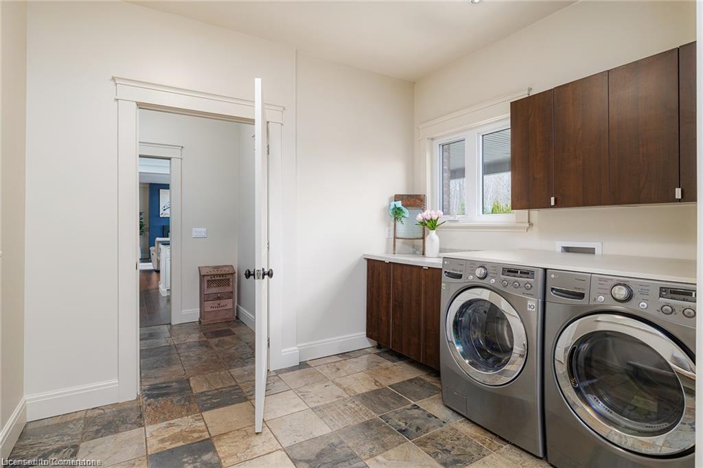 880 Wood Drive Property Photo 17